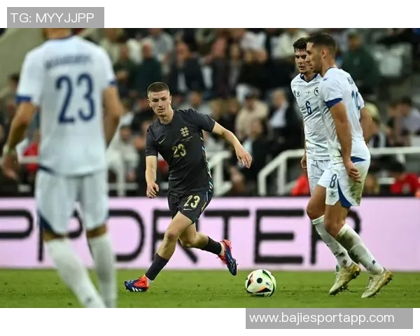 里科刘易斯高度评价B席称其能力无与伦比与他同场竞技令人惊叹